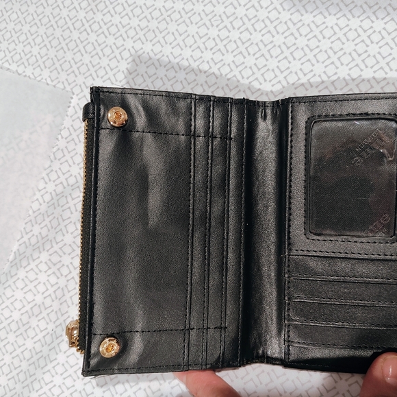 Wallet - Picture 2 of 5